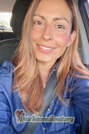 225607 - Laura Age: 37 - Costa Rica